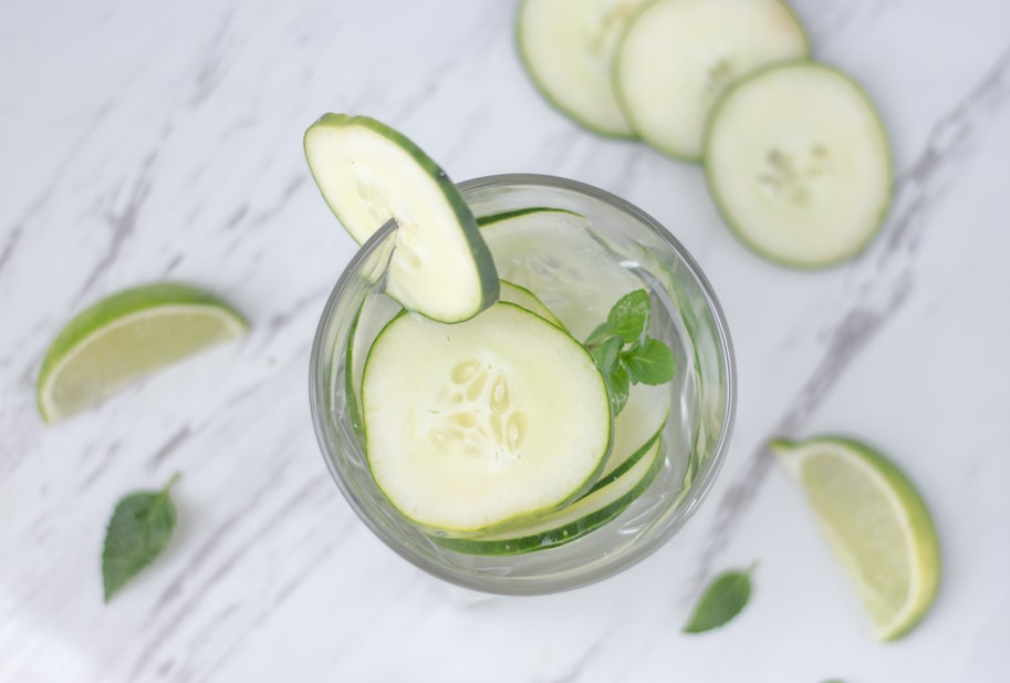agua detox pepino