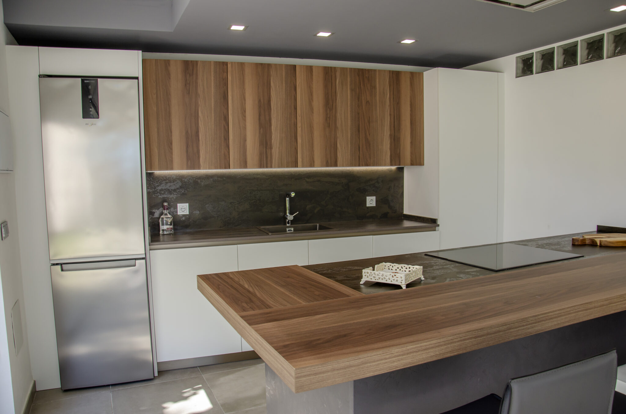 Una cocina en el jardín: diferentes ambientes bien integrados - CAFRAN